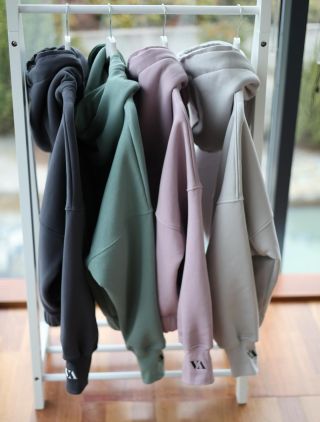 Doskladněno ✨ Teplákovky Trigger ve všech barvách 📦 Do Vánoc odesíláme každý den 🎄 #viragos #streetfashion #mikina...